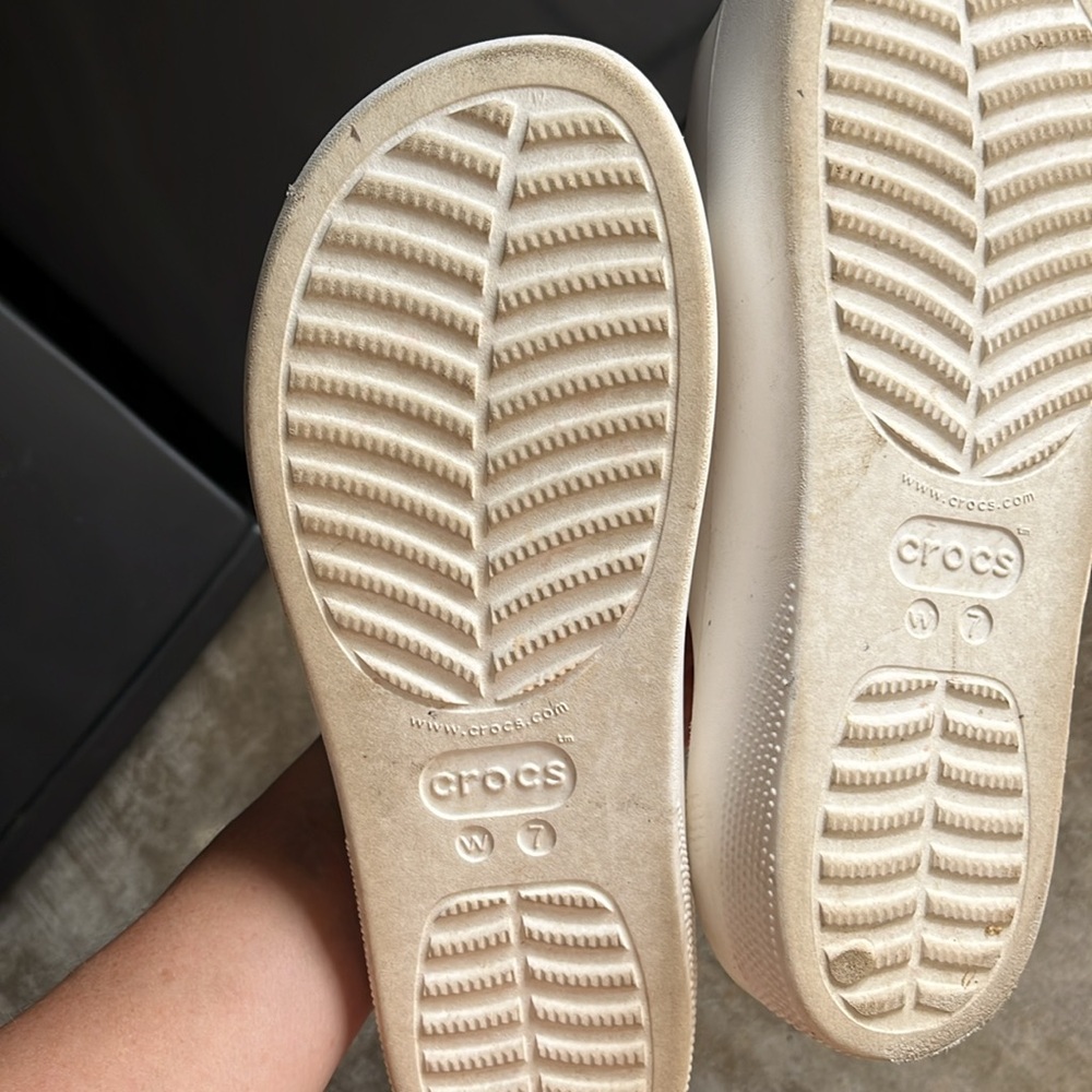 White crocs - Picture 3 of 4